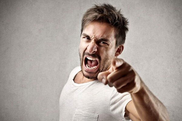 چرا برخی برای اثبات خود، دیگران را نفی می کنند؟