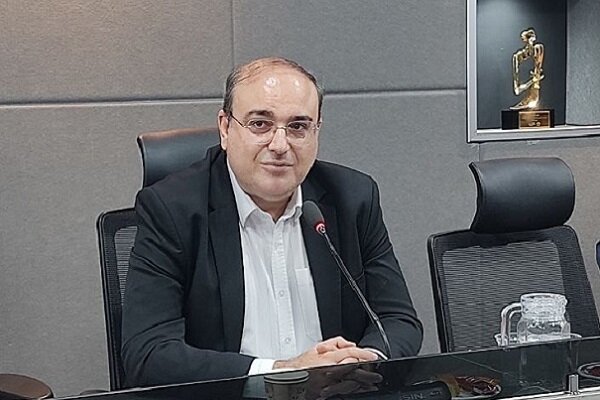 شاهنامه و رودکی از کتابهای درسی کنار رفتند؛ هشدار مدیر میراث مکتوب