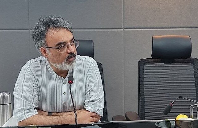 شاهنامه و رودکی از کتاب‌های درسی کنار رفتند؛ هشدار مدیر میراث مکتوب