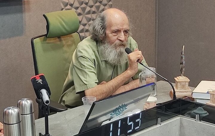 شاهنامه و رودکی از کتاب‌های درسی کنار رفتند؛ هشدار مدیر میراث مکتوب