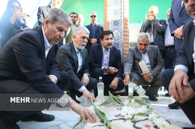 مزار شهید گمنام مصلی بجنورد میزبان وزیر ارشاد و معاون رئیس‌جمهور شد