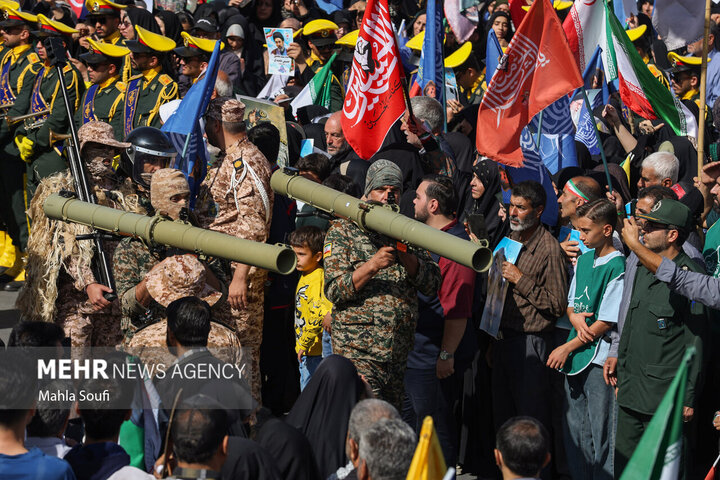 آوردگاه حماسه در سرزمین آفتاب؛ طنین اقتدار در رزمایش <a href='https://sayeb.ir/tag/%d8%ac%d8%a7%d9%86%d9%81%d8%af%d8%a7'></div></div></div>جان‌فدا</a>