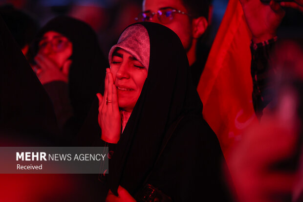 رونمایی از بیلبورد متفاوت میدان تجریش؛ <a href='https://sayeb.ir/tag/%d8%aa%d8%b1%d8%a7%d9%85%d9%be'></div>ترامپ</a> زندانی شد!