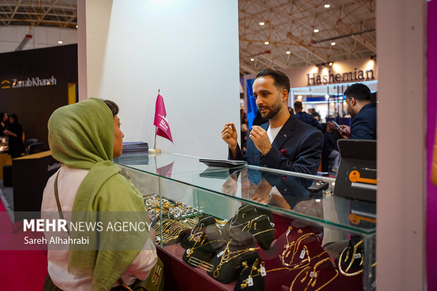 نمایشگاه طلا و جواهرات در شیراز