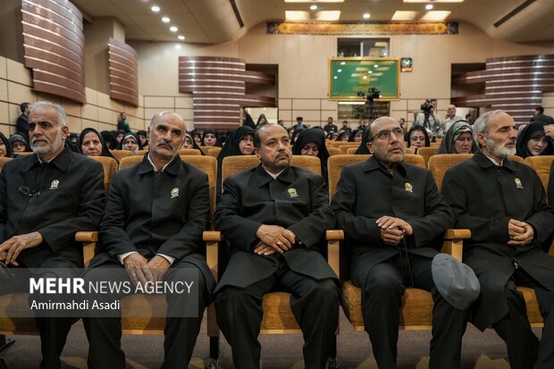 تجلیل از <a href='https://sayeb.ir/tag/%d9%85%d8%ac%db%8c%d8%af-%d9%85%d8%ac%db%8c%d8%af%db%8c'></div>مجید مجیدی</a> در جوار بارگاه منور رضوی