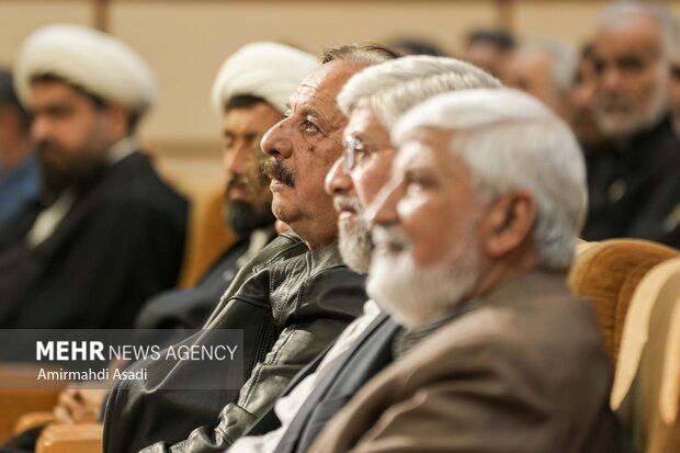 تجلیل از <a href='https://sayeb.ir/tag/%d9%85%d8%ac%db%8c%d8%af-%d9%85%d8%ac%db%8c%d8%af%db%8c'></div>مجید مجیدی</a> در جوار بارگاه منور رضوی