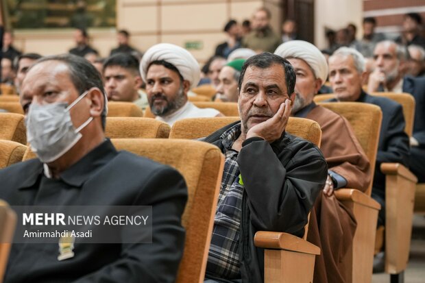 تجلیل از <a href='https://sayeb.ir/tag/%d9%85%d8%ac%db%8c%d8%af-%d9%85%d8%ac%db%8c%d8%af%db%8c'></div>مجید مجیدی</a> در جوار بارگاه منور رضوی