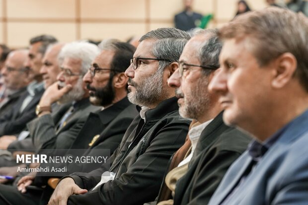 تجلیل از <a href='https://sayeb.ir/tag/%d9%85%d8%ac%db%8c%d8%af-%d9%85%d8%ac%db%8c%d8%af%db%8c'></div>مجید مجیدی</a> در جوار بارگاه منور رضوی