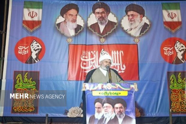 جنگ امروز، نبرد تمدنی است؛دشمن آرزوی نابودی انقلاب را به گور خواهد برد