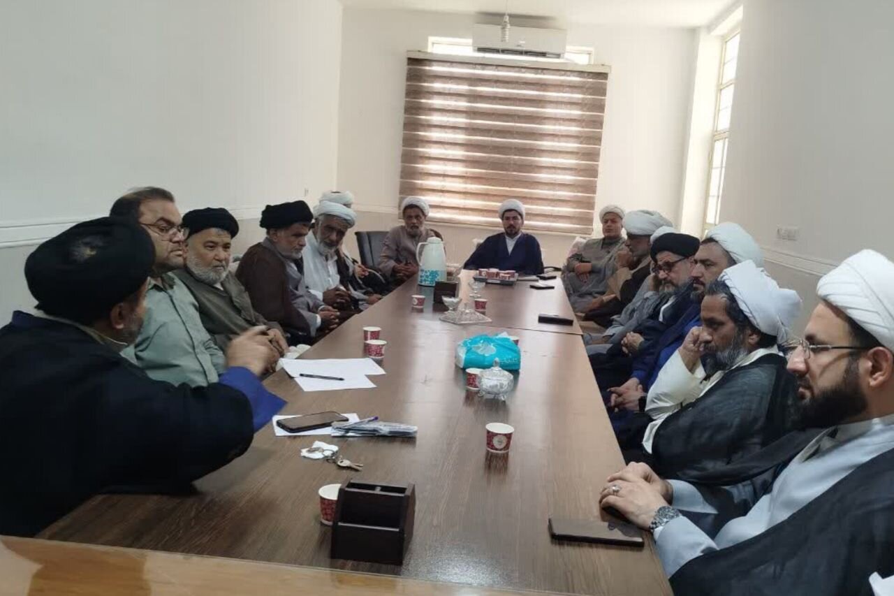 مساجد گناوه برای برگزاری مراسم ایام فاطمیه آماده می‌شوند