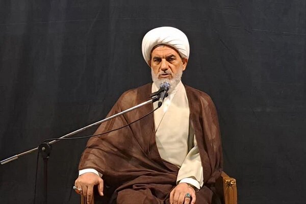 مساجد به کانون ترویج فرهنگ فاطمی و فعالیتهای قرآنی تبدیل شوند