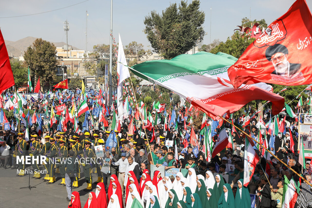 برگزاری رژه حماسی جانفدایان ایران در شهرستان محلات