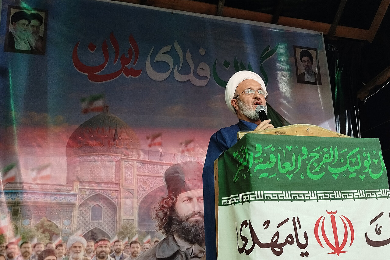 احمدی: غفلت از ارزش‌های دینی جامعه را در برابر دشمن آسیب‌پذیر می‌کند