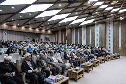 گرامیداشت دانش آموزان و معلمان شهید در اجلاس مدیران مدارس صدرا