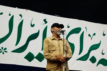 رزمندگان دفاع مقدس با اخلاص و ایثار در برابر دشمن ایستادگی کردند