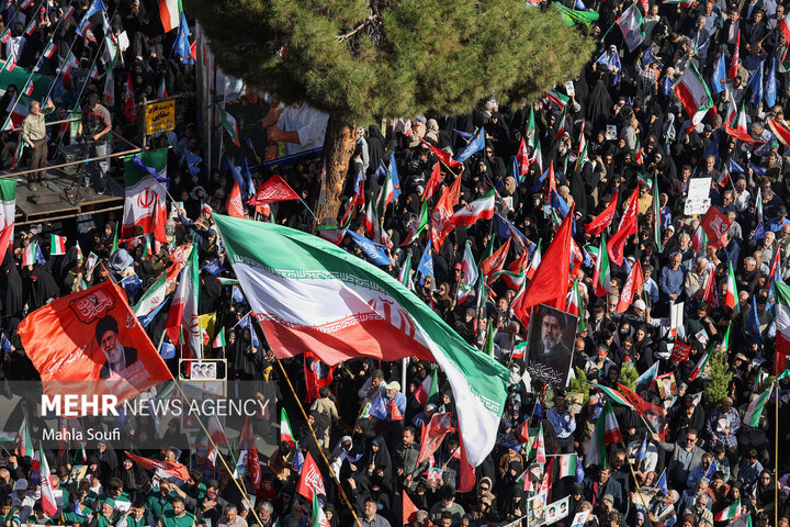 شکوه حضور مردم دیار آفتاب در شب ۲۳۵ تجدید میثاق با آرمان‌های انقلاب