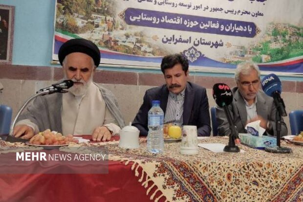 موسوی: محرومیت‌زدایی باید در حوزه‌های عمرانی و فرهنگی دنبال شود