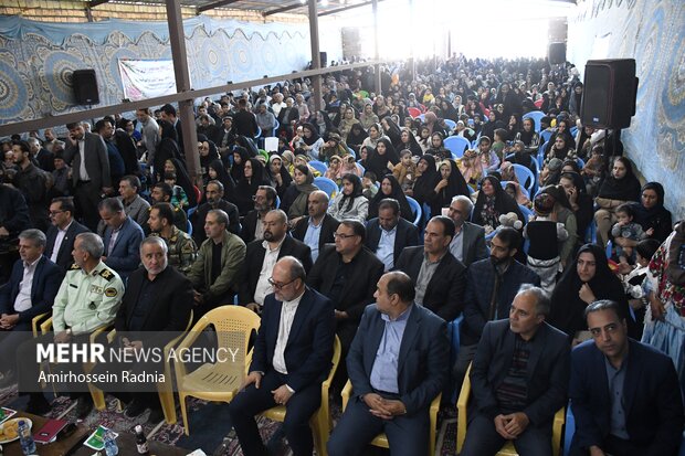 جشنواره <a href='https://sayeb.ir/tag/%d8%b2%d8%b1%d8%b4%da%a9'></div>زرشک</a> در قائنات