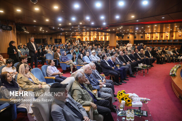دومین آیین تجلیل از چهره های ماندگار ورزش ایران