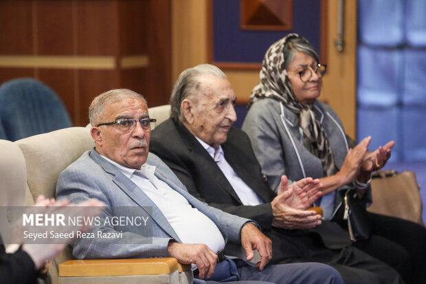 دومین آیین تجلیل از چهره های ماندگار ورزش ایران
