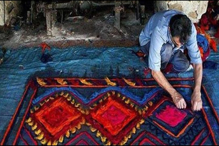 کچهبافی؛ کیف پشمی که میخواهد سوغات کرج شود