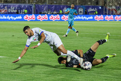 لیگ برتر فوتبال -  استقلال و چادرملو