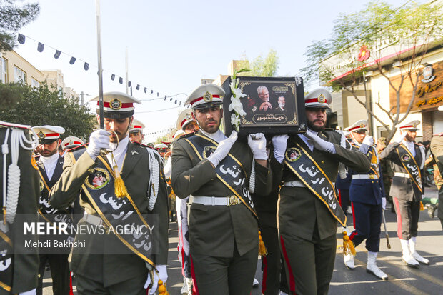 تشییع پیکر پدر سپهبد شهید موسوی در <a href='https://sayeb.ir/tag/%d9%82%d9%85'></div>قم</a>