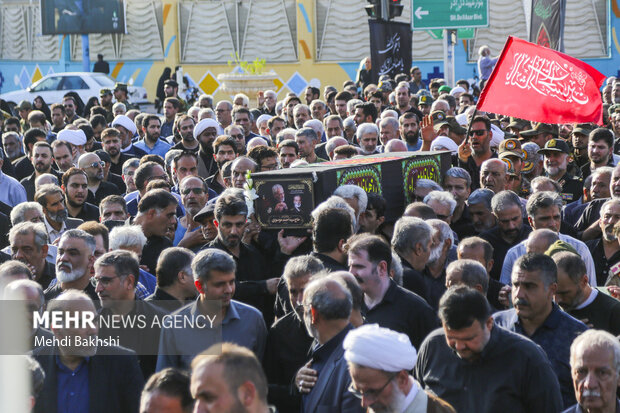 تشییع پیکر پدر سپهبد شهید موسوی در <a href='https://sayeb.ir/tag/%d9%82%d9%85'></div>قم</a>