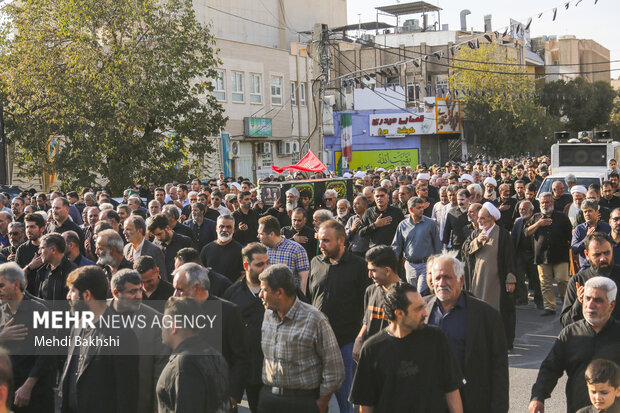 تشییع پیکر پدر سپهبد شهید موسوی در <a href='https://sayeb.ir/tag/%d9%82%d9%85'></div>قم</a>