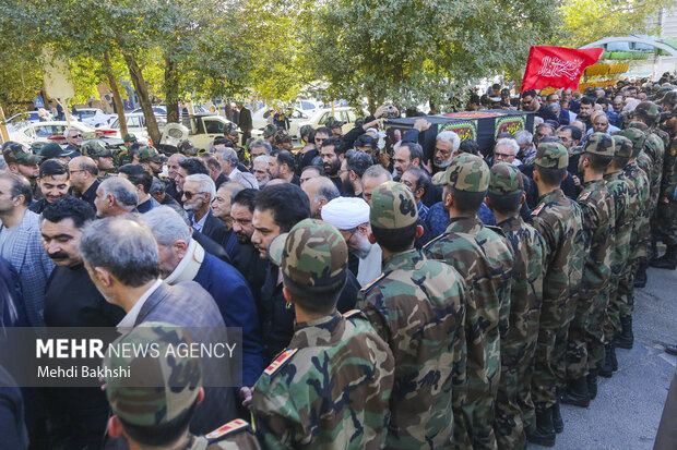 تشییع پیکر پدر سپهبد شهید موسوی در <a href='https://sayeb.ir/tag/%d9%82%d9%85'></div>قم</a>
