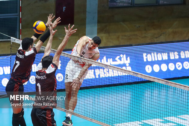 مسابقه والیبال پرسپولیس و مقاومت شهرداری تبریز