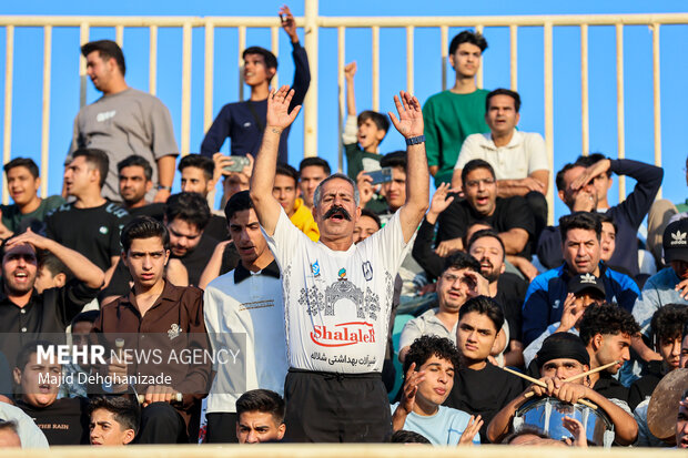 لیگ برتر فوتبال -  استقلال و چادرملو