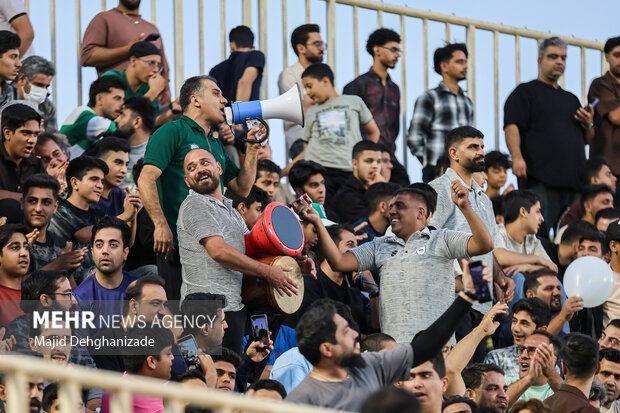 لیگ برتر فوتبال -  استقلال و چادرملو