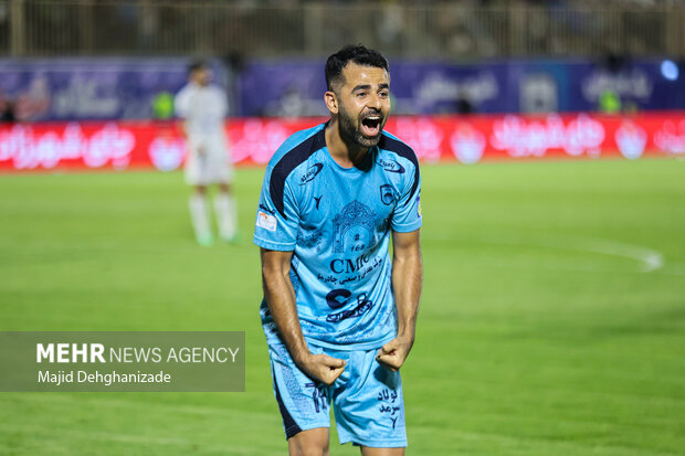 لیگ برتر فوتبال -  استقلال و چادرملو