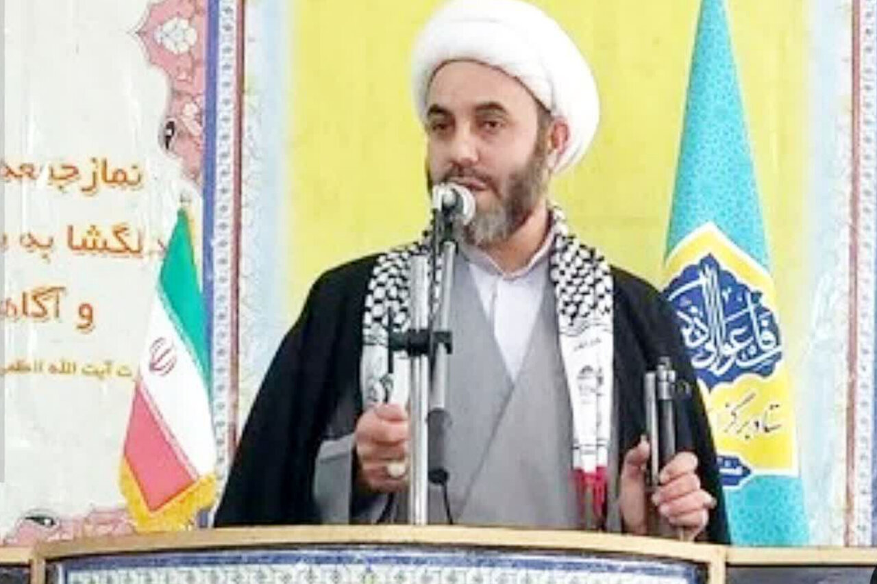 دشمن اتحاد ما را هدف گرفته است دشمن اتحاد ما را هدف گرفته است