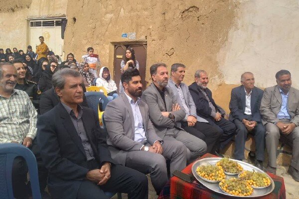 جشنواره انگور در بخش بیلوار کرمانشاه برگزار شد