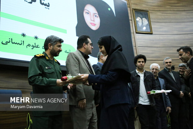 تجلیل از رتبه های برتر کنکور 1405 در بجنورد