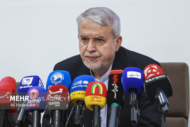 نشست خبری وزیر <a href='https://sayeb.ir/tag/%d9%85%db%8c%d8%b1%d8%a7%d8%ab-%d9%81%d8%b1%d9%87%d9%86%da%af%db%8c'></div>میراث فرهنگی</a>، گردشگری و صنایعدستی