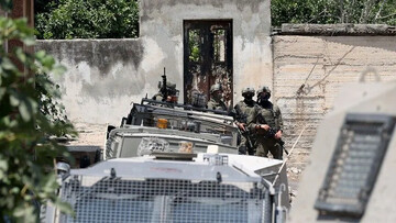 Israeli forces raid 400 points in West Bank, 2,200 displaced