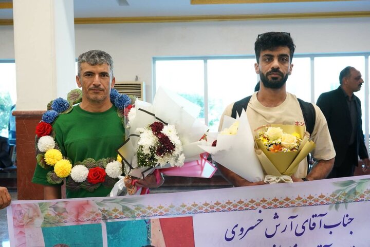 مدال‌آوران پاراسنگ‌نوردی در بوشهر استقبال شدند