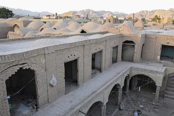 کاروانسرای کوزه گران کرمان ترک خورد؛ بنای تاریخی محل تجمع معتادان کاروانسرای کوزه گران کرمان ترک خورد؛ بنای تاریخی محل تجمع معتادان
