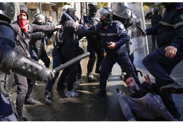 Widespread protests, clashes with police in Europe (+PHOTOS)