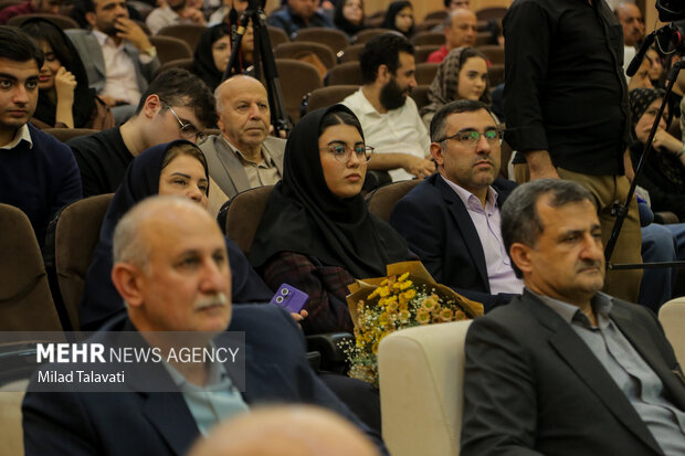 تجلیل از نفرات برتر کنکور۱۴۰۵ در گیلان
