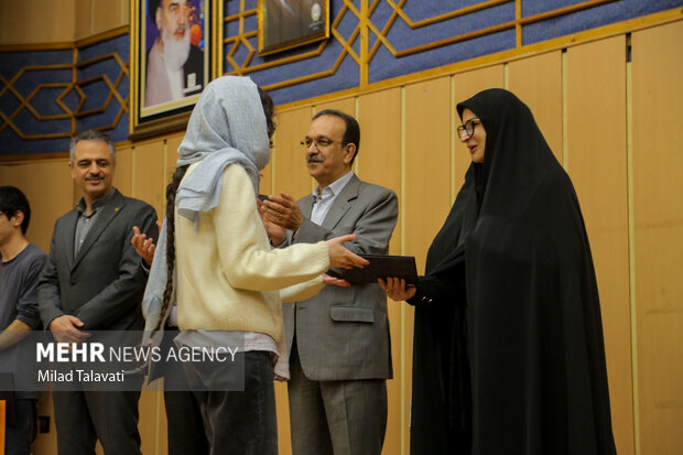 تجلیل از نفرات برتر کنکور۱۴۰۵ در گیلان
