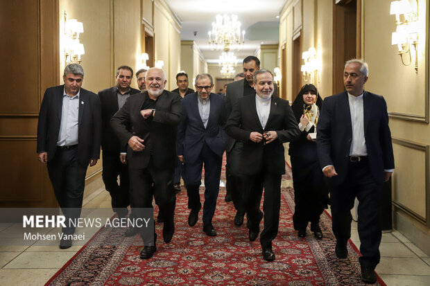 نشست تخصصی «نقش شهید کمال خرازی در اجماع سازی سیاست خارجی»