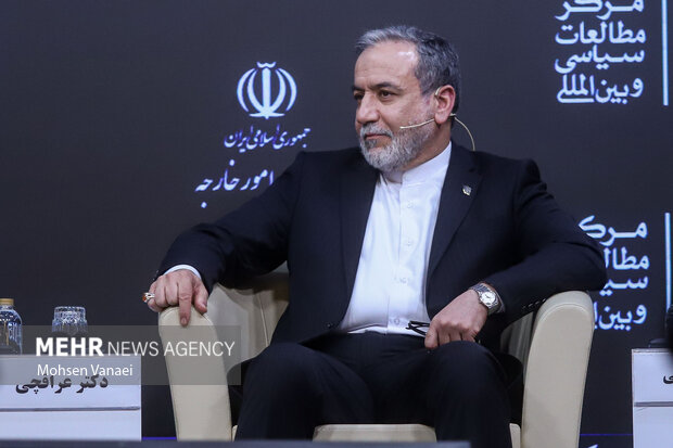 نشست تخصصی «نقش شهید کمال خرازی در اجماع سازی سیاست خارجی»