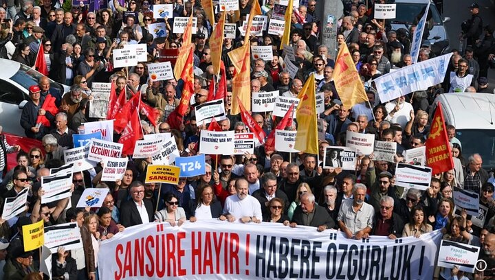 İstanbul dahil 10 şehirde gazetecilerden basın özgürlüğü eylemi