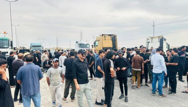 العراقيون يحتجون على إغلاق منفذ جذابة الحدودي مع ايران