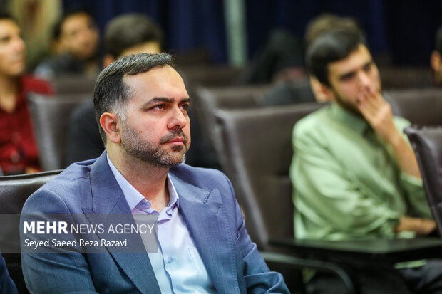 آیین رونمایی از کتاب «حکمرانی فضای مجازی در اندیشه امام شهید انقلاب(ره)»