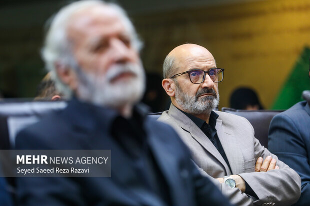 آیین رونمایی از کتاب «حکمرانی فضای مجازی در اندیشه امام شهید انقلاب(ره)»